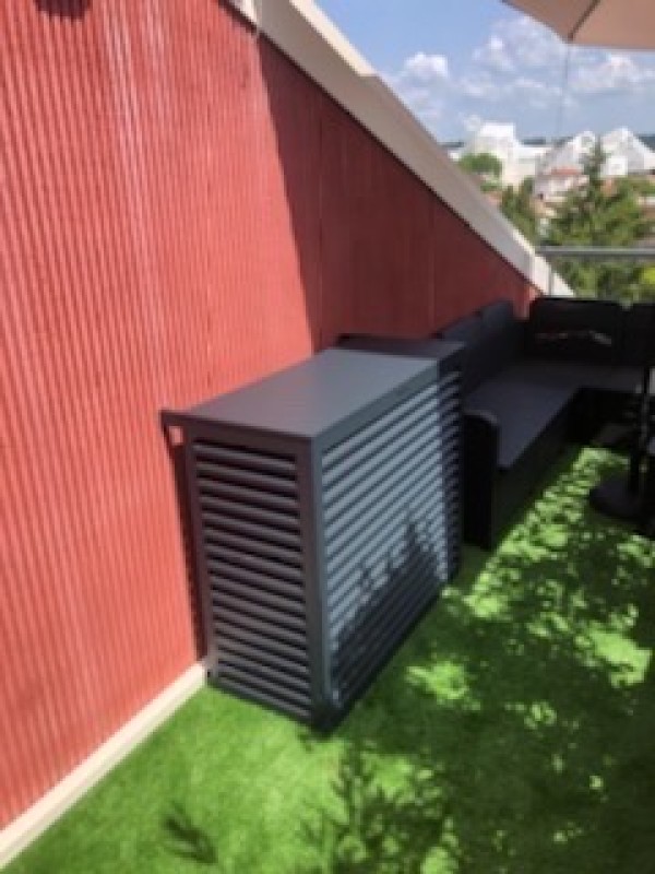 Installation d'une climatisation neuve réversible de marque DAIKIN à Bordeaux