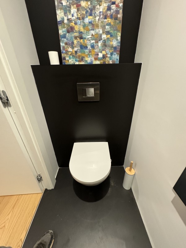  Installation neuve de plomberie avec une salle de bain et deux salle d’eau dans une maison à Bouliac en Gironde.