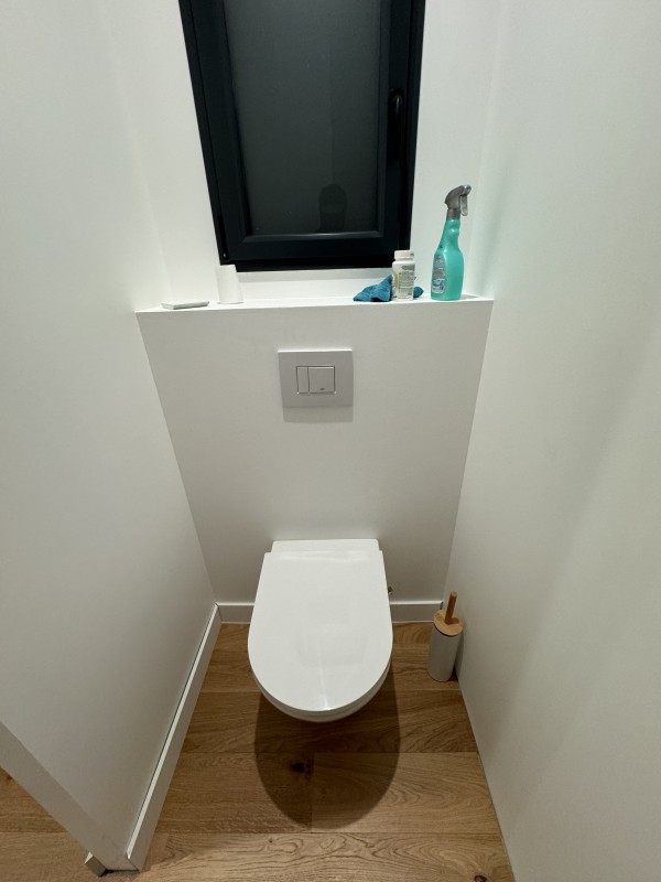  Installation neuve de plomberie avec une salle de bain et deux salle d’eau dans une maison à Bouliac en Gironde.