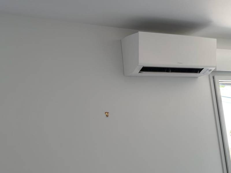 Entreprise de climatisation DAIKIN pour installer une pompe à chaleur dans une maison avec des splits vers Camarsac