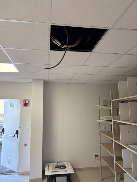 Prix pour l'installation d'une clim réversible dans des locaux professionnels à Beychac et Caillau avec finition gainable