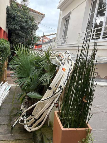 Reprise des liaisons pour alimenter un groupe de splits mal posé par un autre professionnel à Artigues-près-Bordeaux, une rénovation signée PEDROSA ÉNERGIE