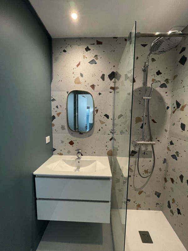 Rénovation d’une salle de bain complète en collaboration avec un Architecte pour une maison sur Biscarosse dans les Landes