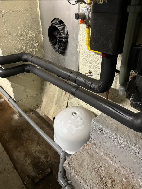 Artisan plombier chauffagiste RGE spécialisé dans la pose de chaudière à condensation WEISHAUPT à La Rochelle