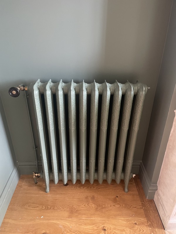 Installation de radiateurs en fonte fleuri sur Arcachon en Gironde .